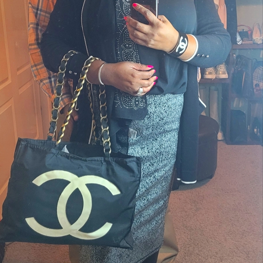 Jumbo chanel tote logo bag